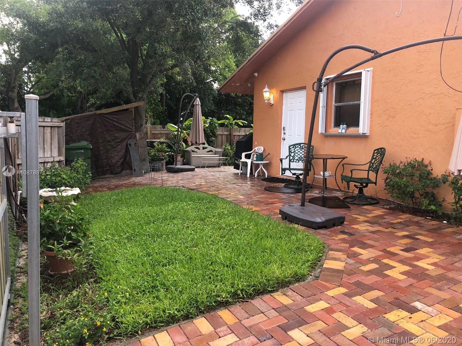 HOLLYWOOD PARK - Residential Lease