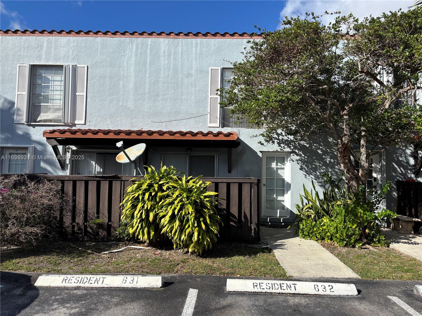 SPANISH TRACE CONDO - Residential