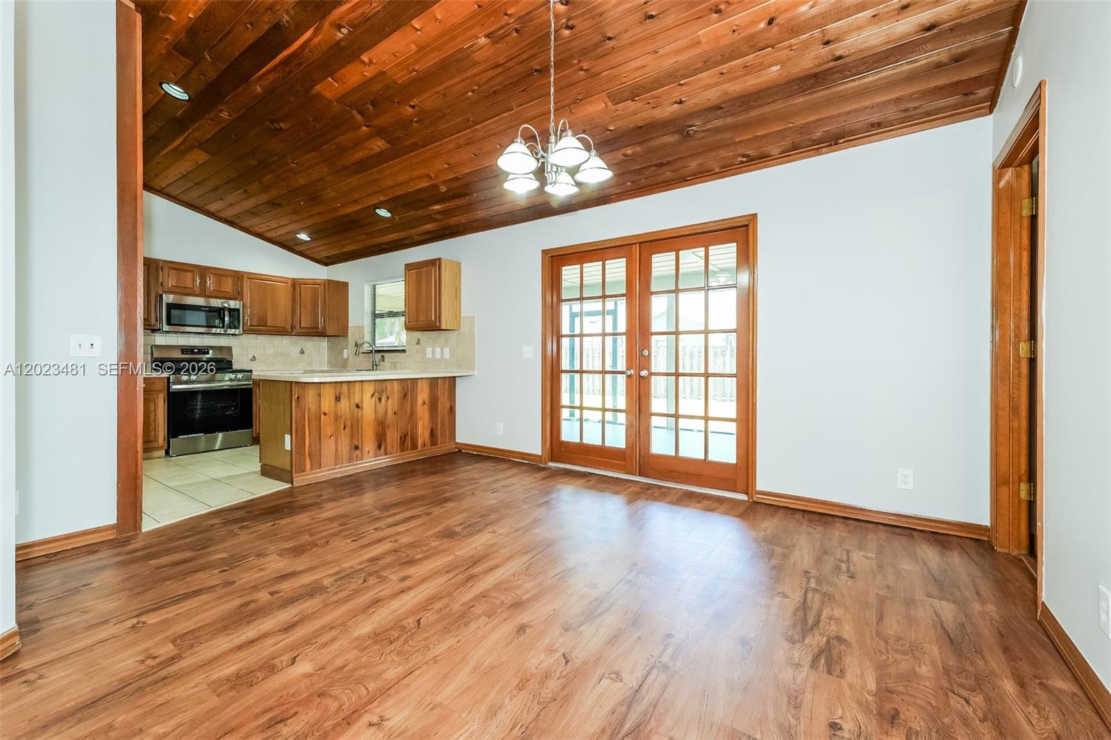 878 Daffodil Dr