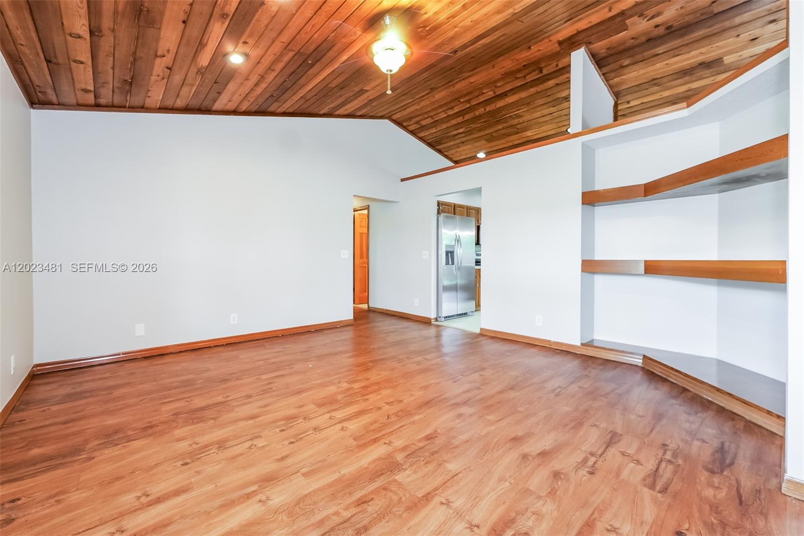 878 Daffodil Dr