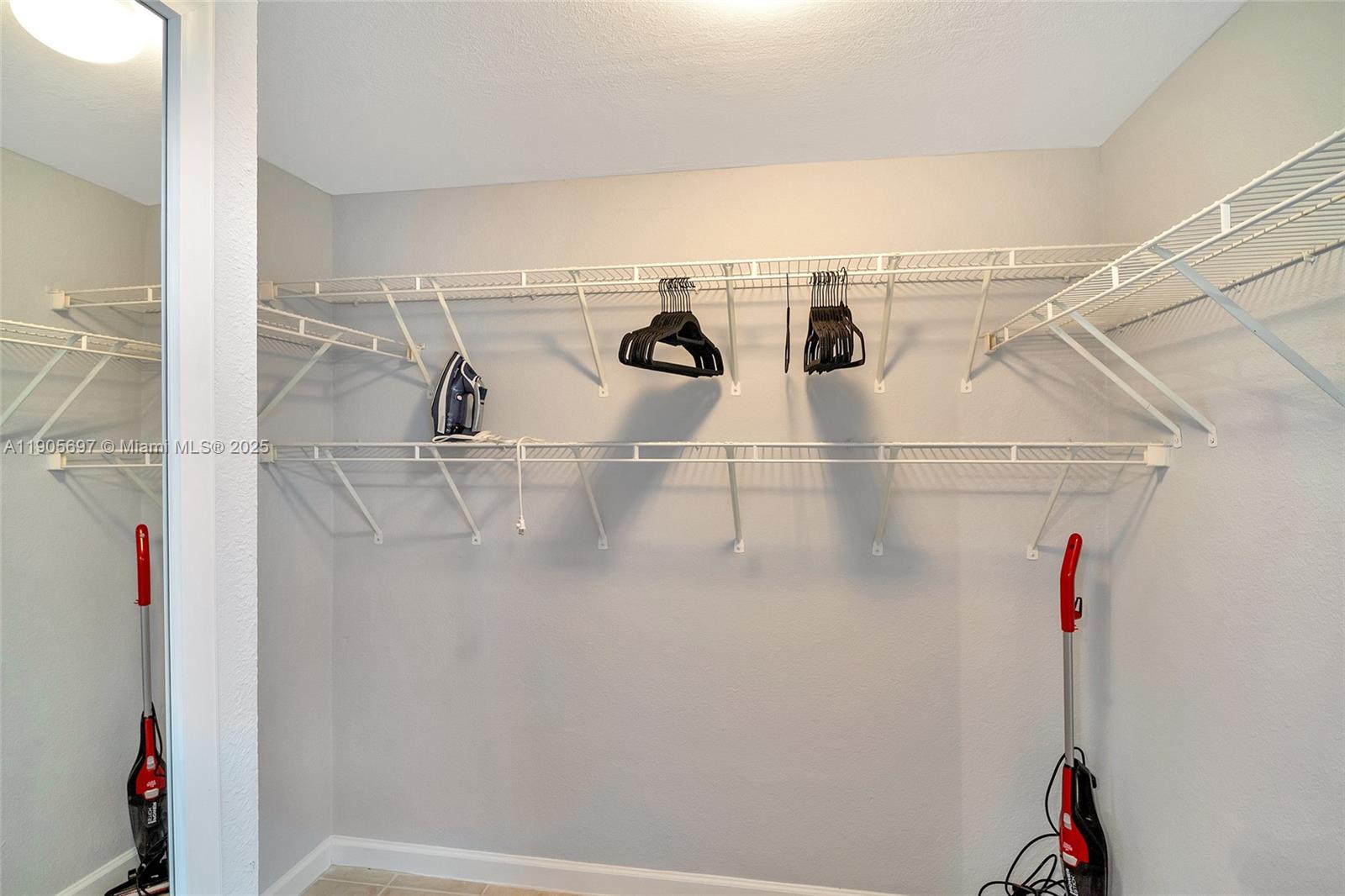 THE WAVE CONDO - Residential Lease