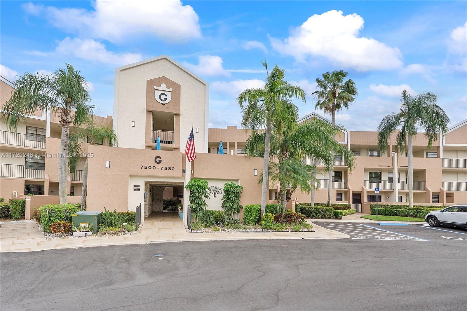 Property for Sale at 7518 Fairfax Dr 110, Tamarac, Broward County, Florida - Bedrooms: 2 
Bathrooms: 2  - $255,000