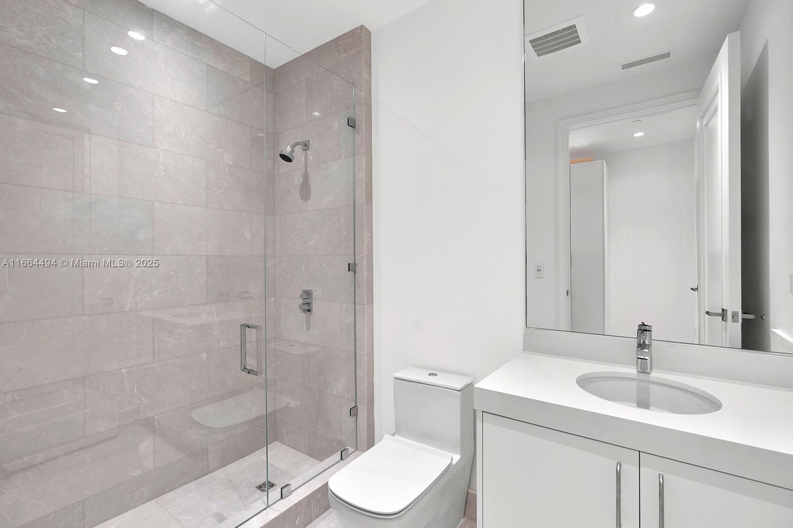 NORTH BISCAYNE BEACH AMEN - Residential