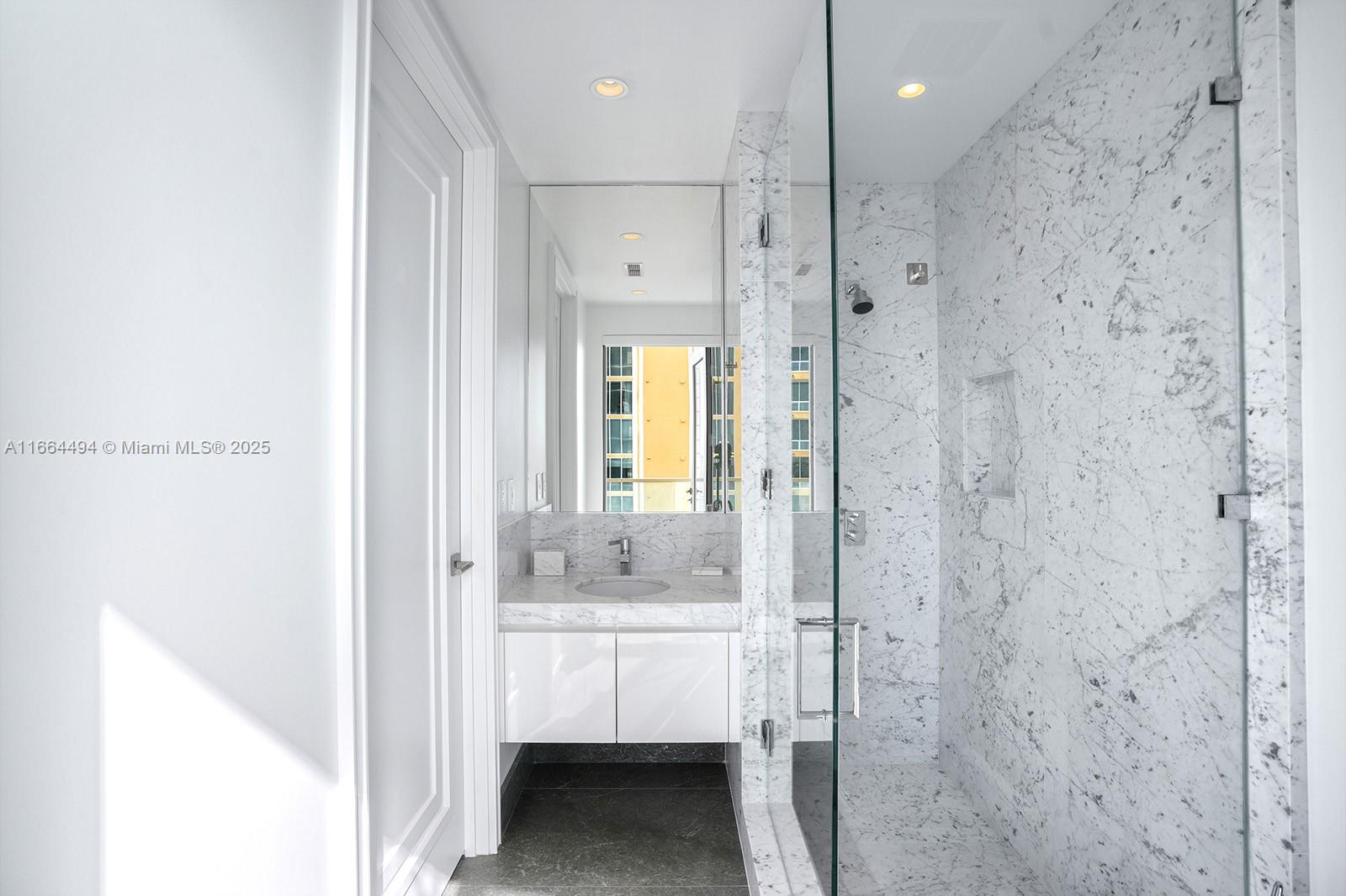 NORTH BISCAYNE BEACH AMEN - Residential