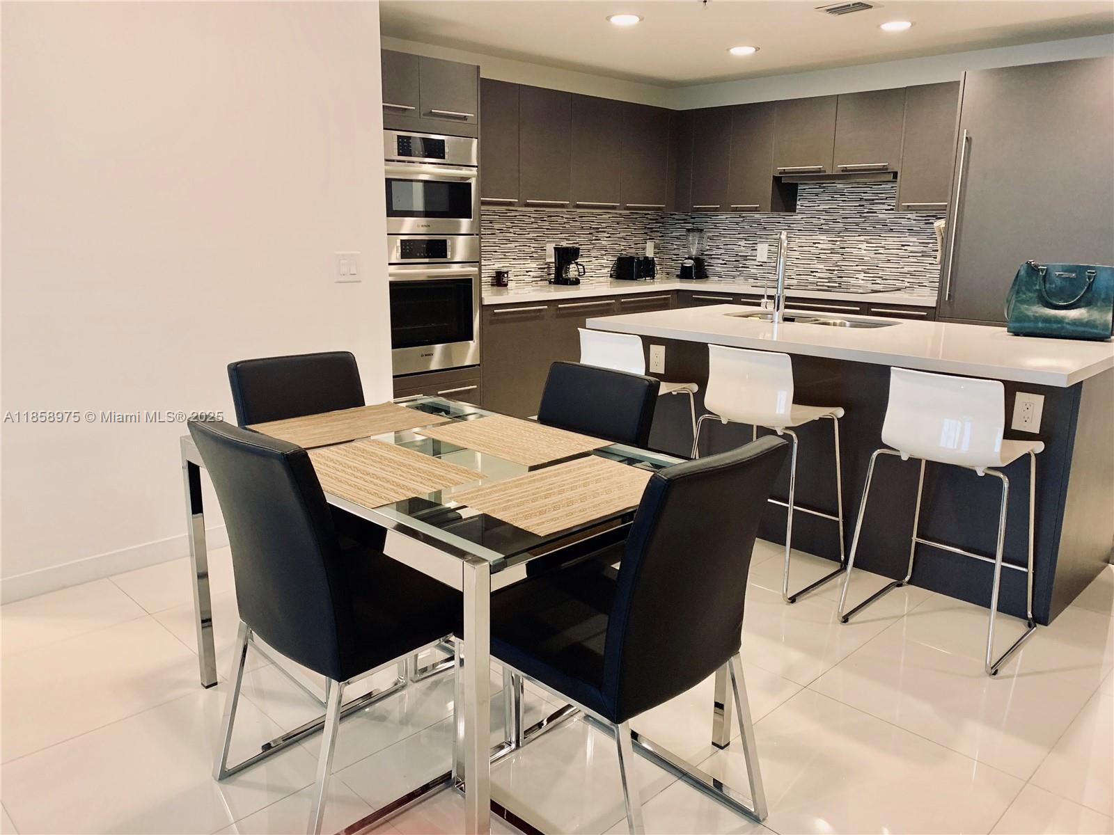 GRAND BAY COMMONS SOUTH - Residential