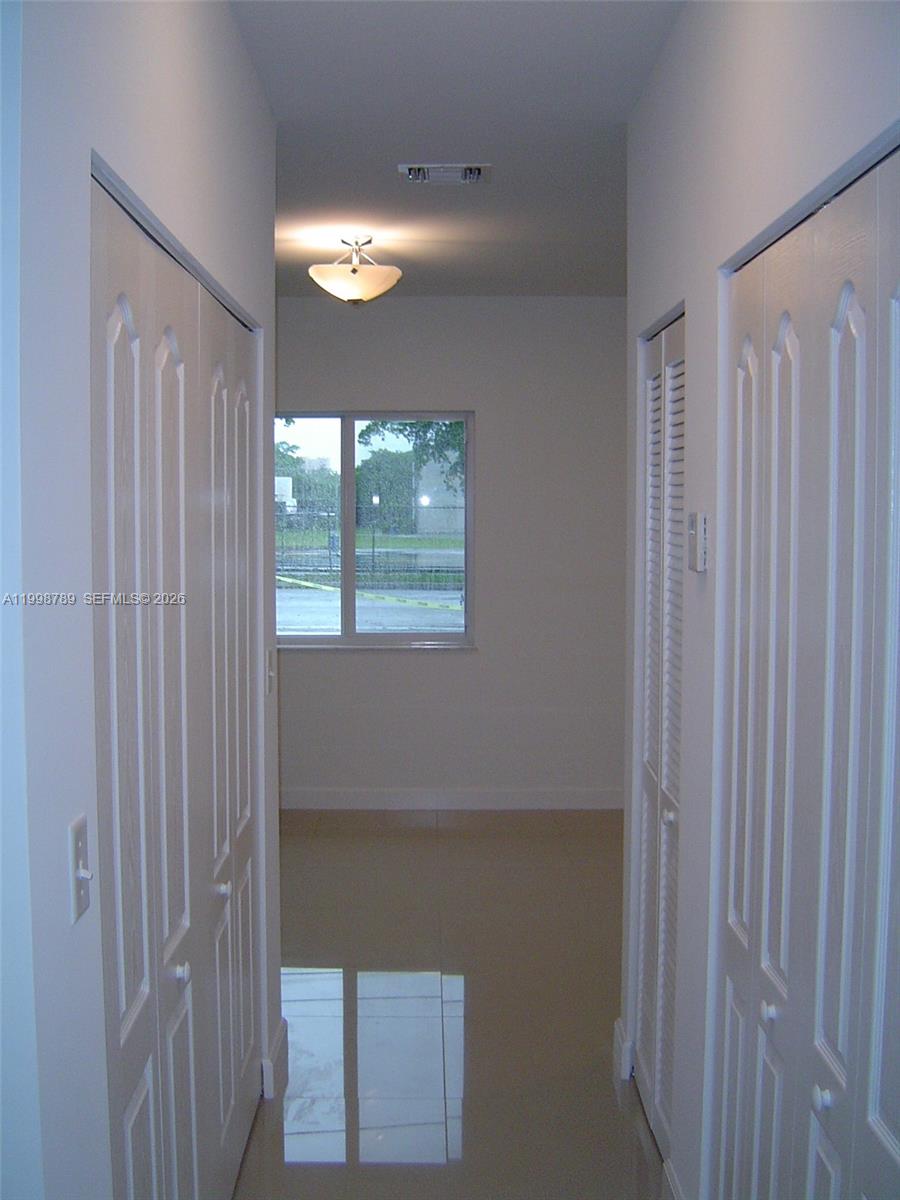 LAWRENCE EST LAND COS SUB - Residential Lease