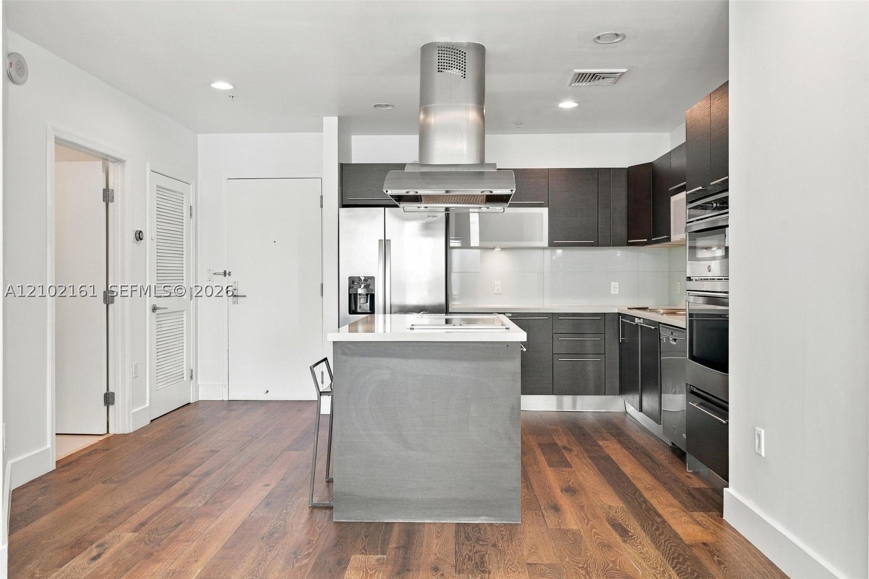 7928 East Dr 702