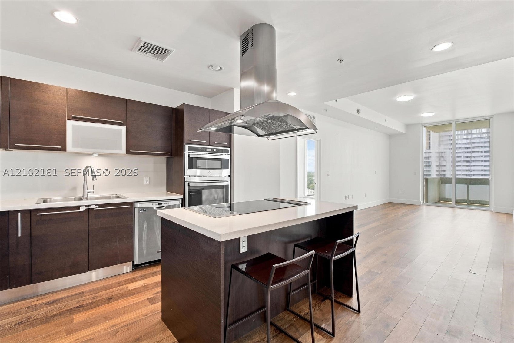 7928 East Dr 702