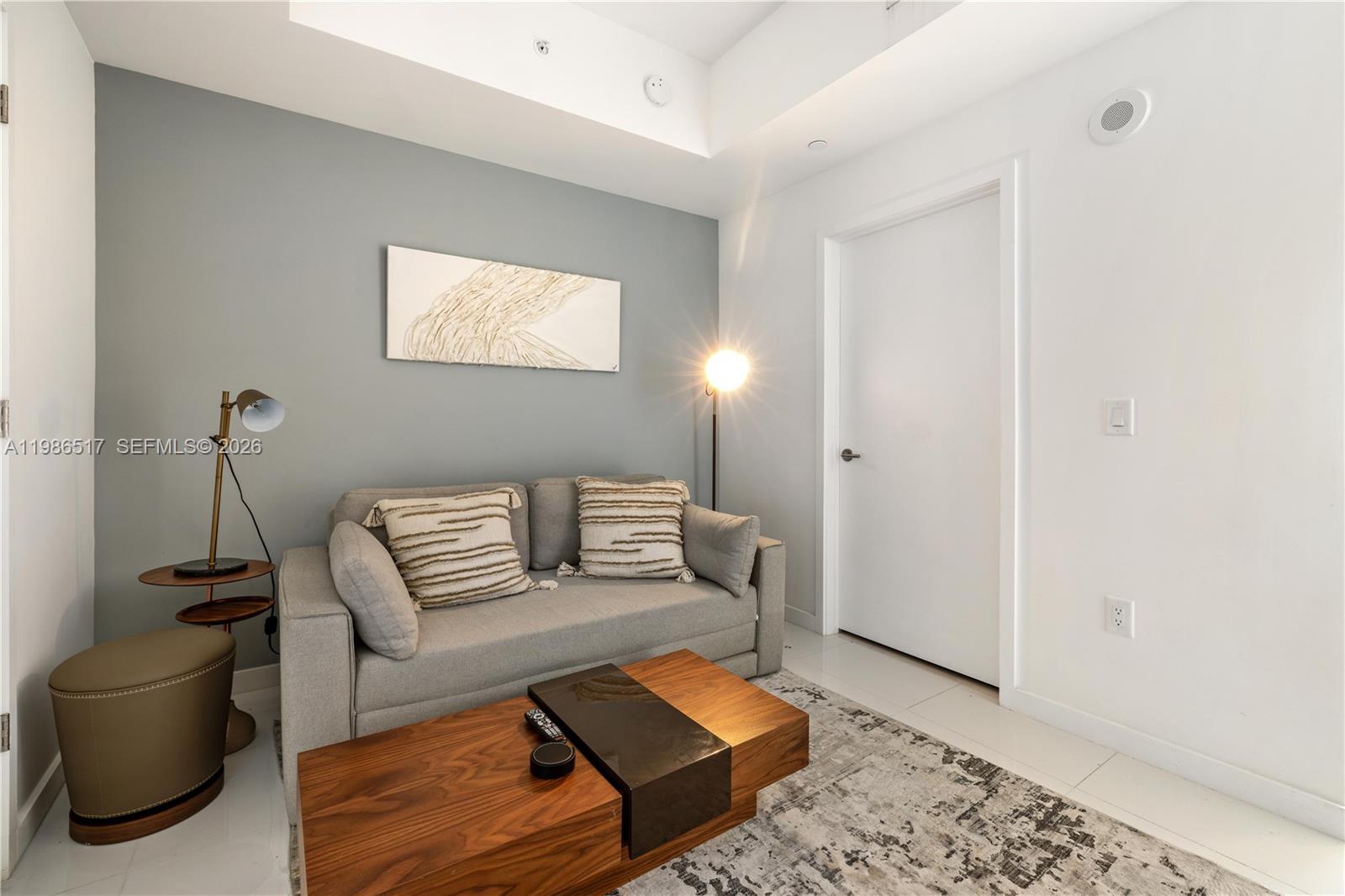 PARAMOUNT MIAMI WORLDCENT - Residential Lease