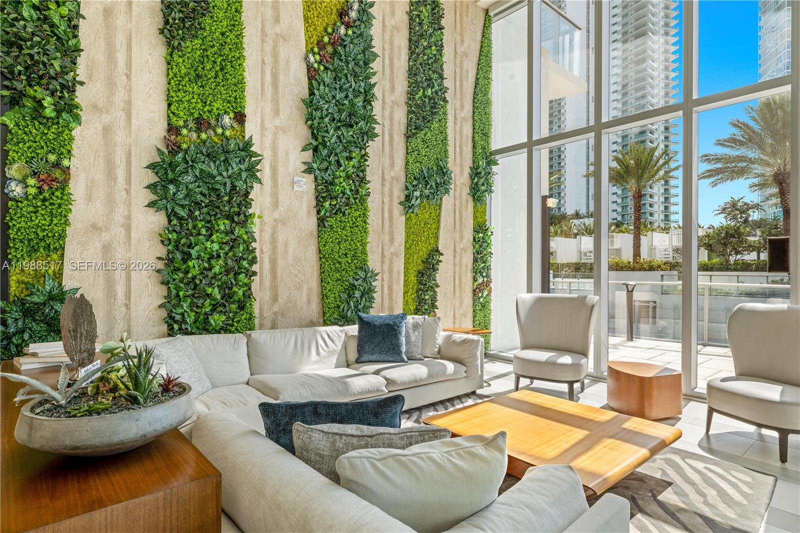 PARAMOUNT MIAMI WORLDCENT - Residential Lease