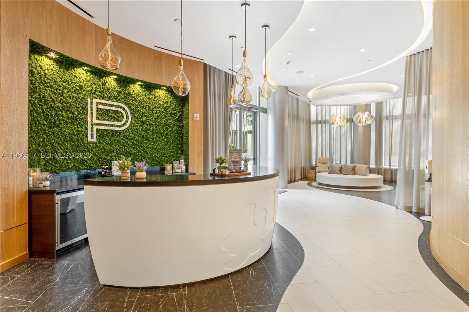 PARAMOUNT MIAMI WORLDCENT - Residential Lease