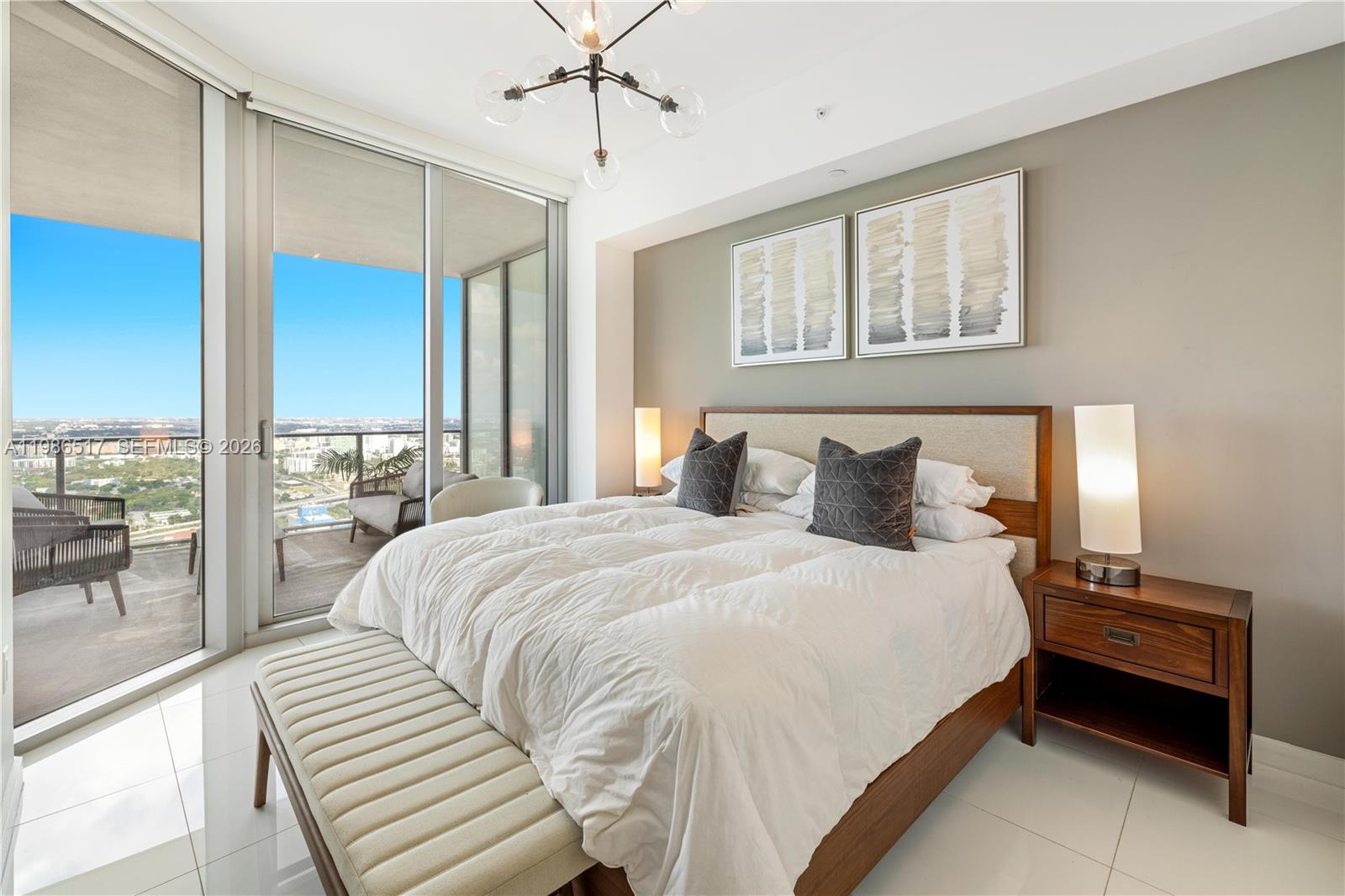 PARAMOUNT MIAMI WORLDCENT - Residential Lease