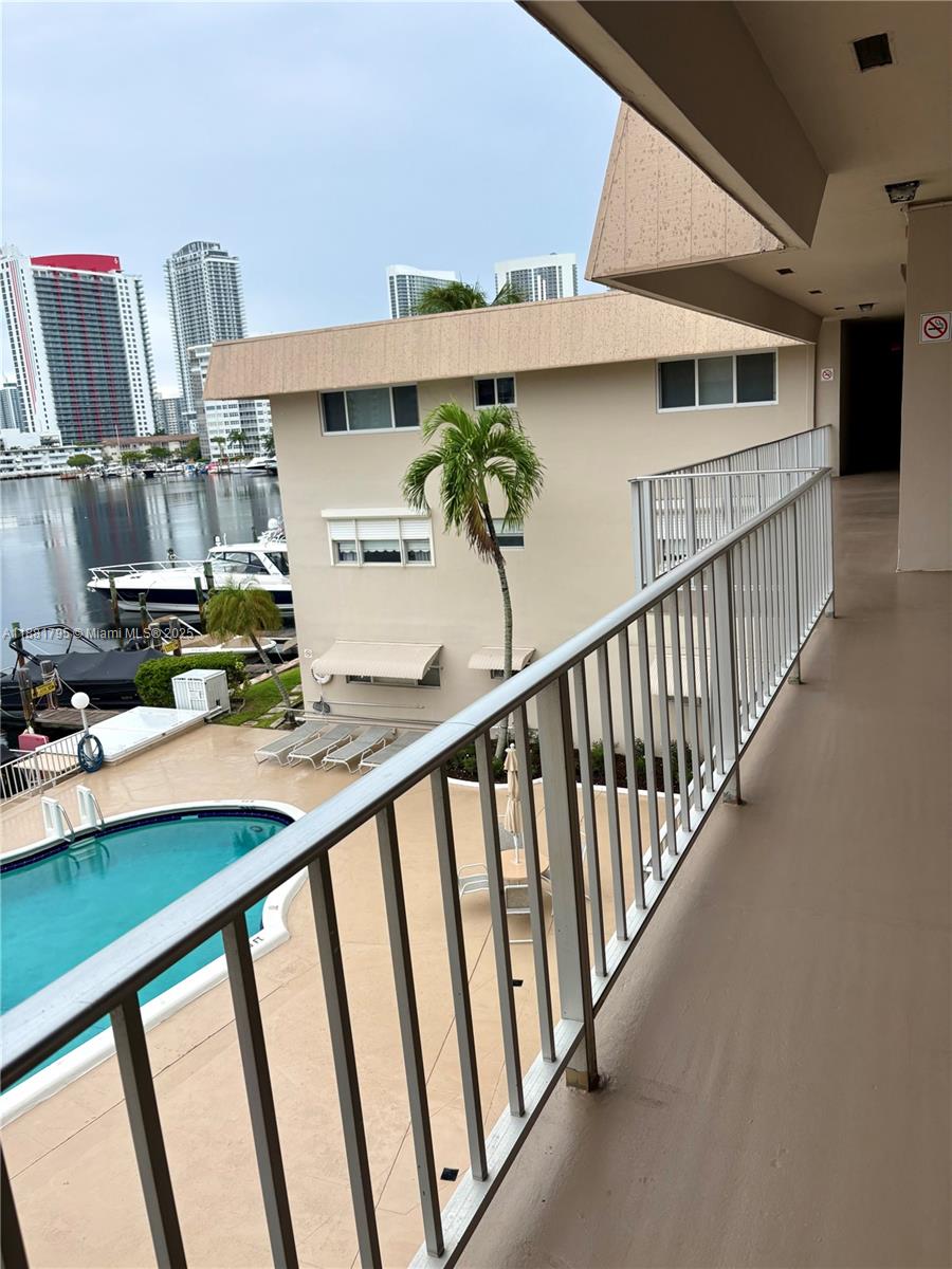 PARADISE HARBOUR APTS CO- - Residential Lease