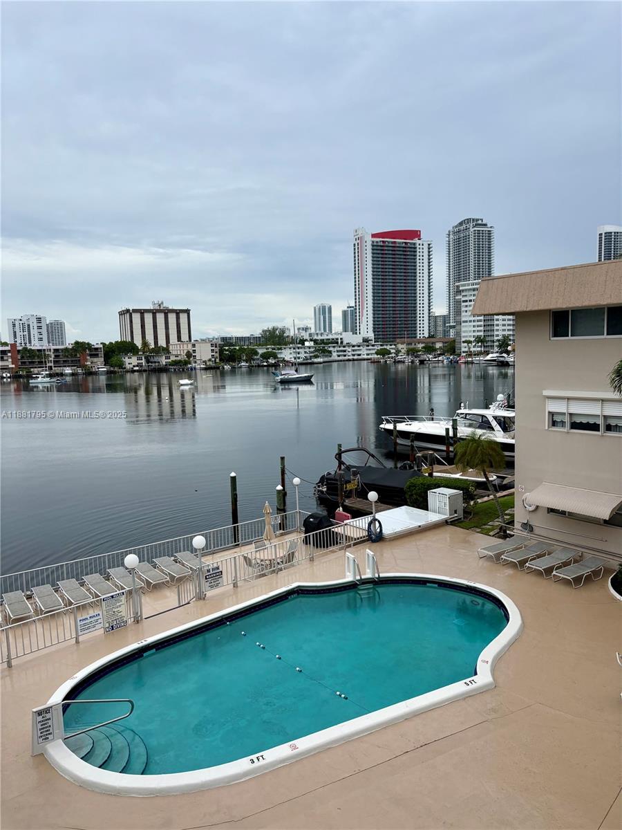 PARADISE HARBOUR APTS CO- - Residential Lease