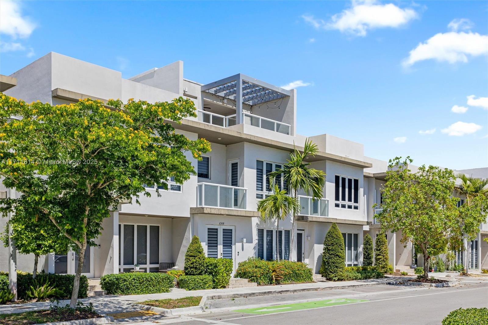LANDMARK AT DORAL - Residential