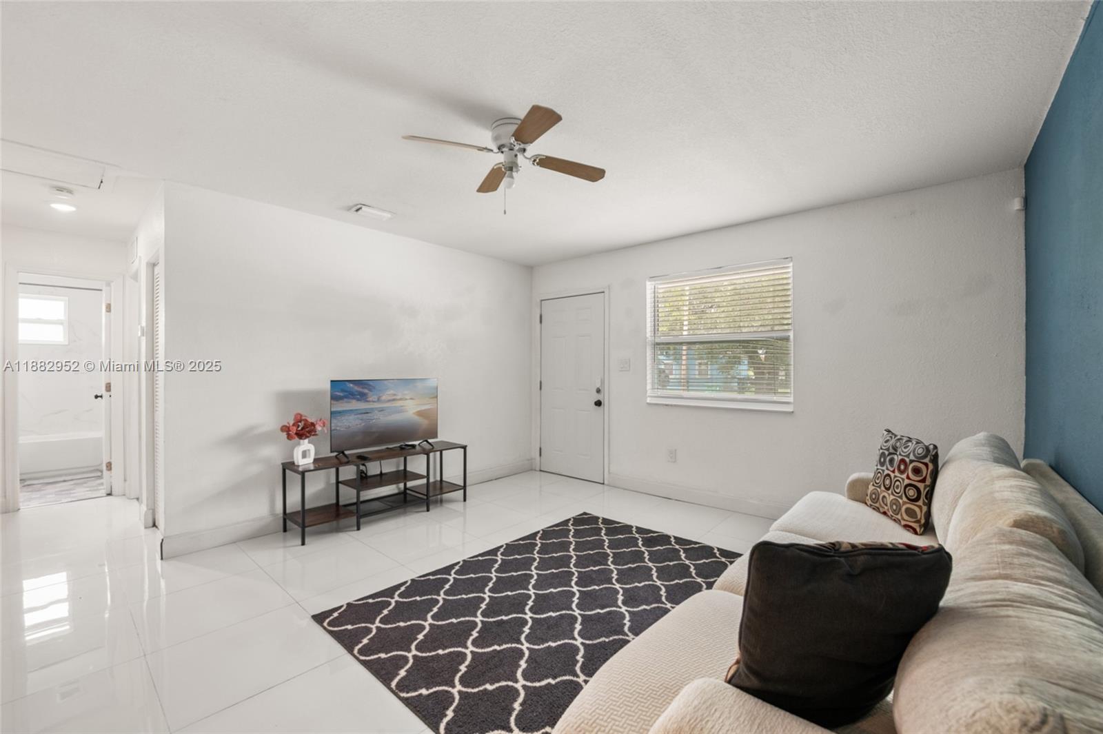 CRESCENT HEIGHTS - Residential Lease