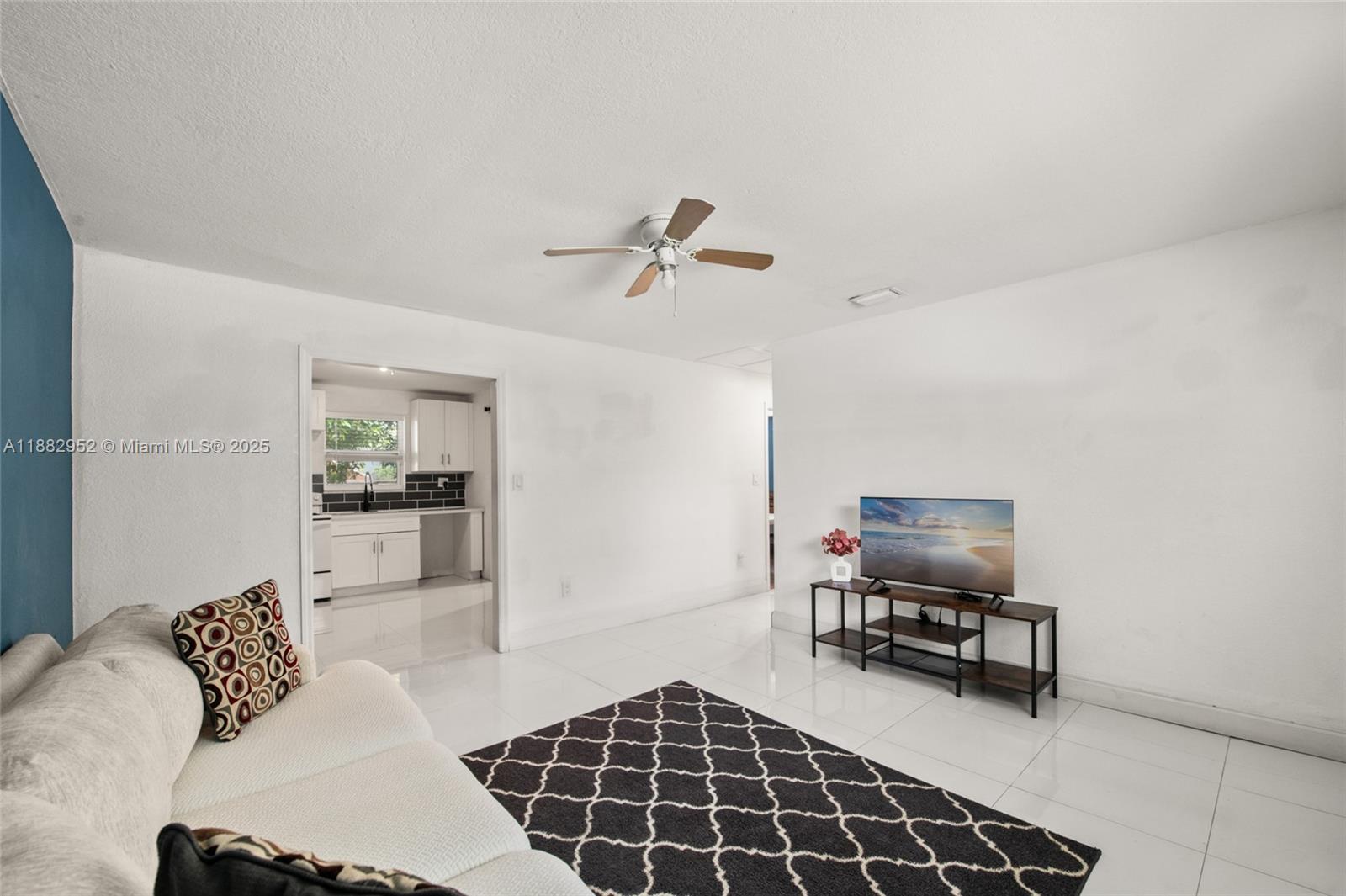 CRESCENT HEIGHTS - Residential Lease
