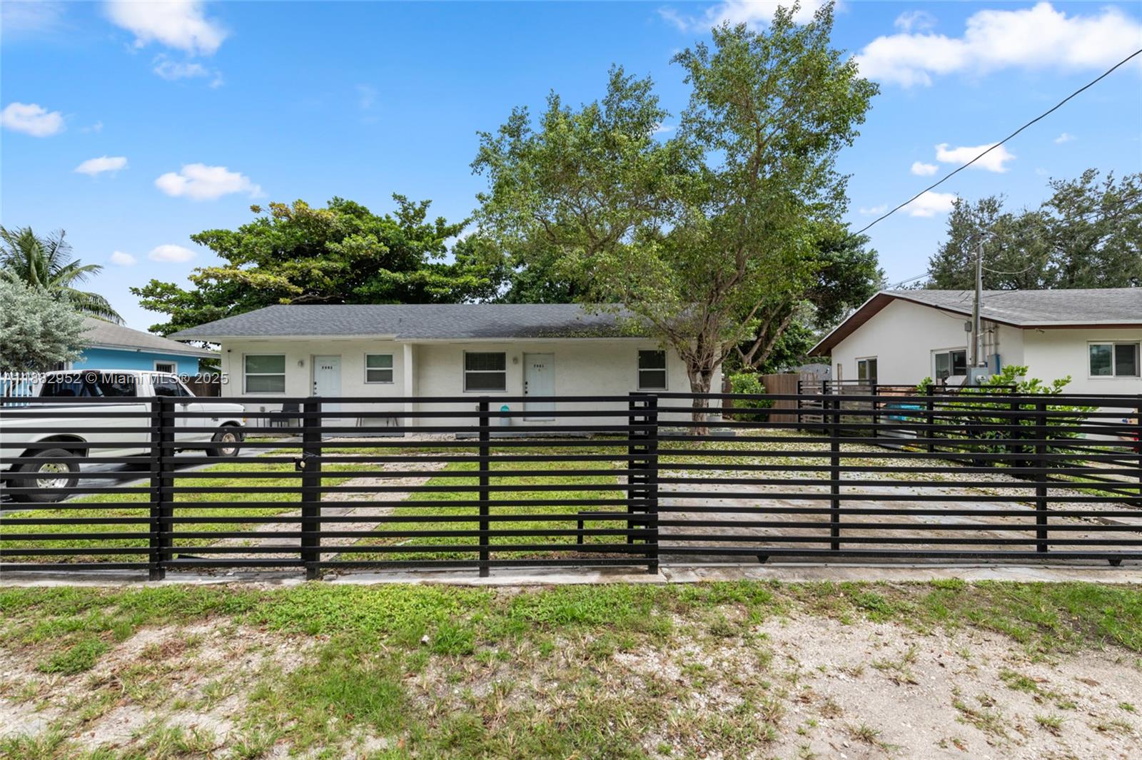 CRESCENT HEIGHTS - Residential Lease
