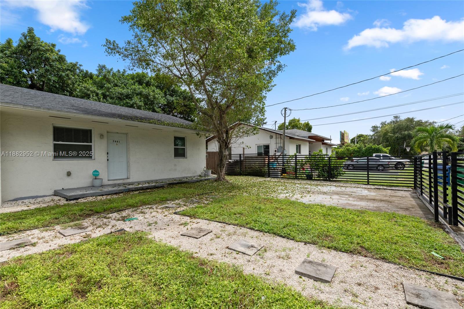 CRESCENT HEIGHTS - Residential Lease