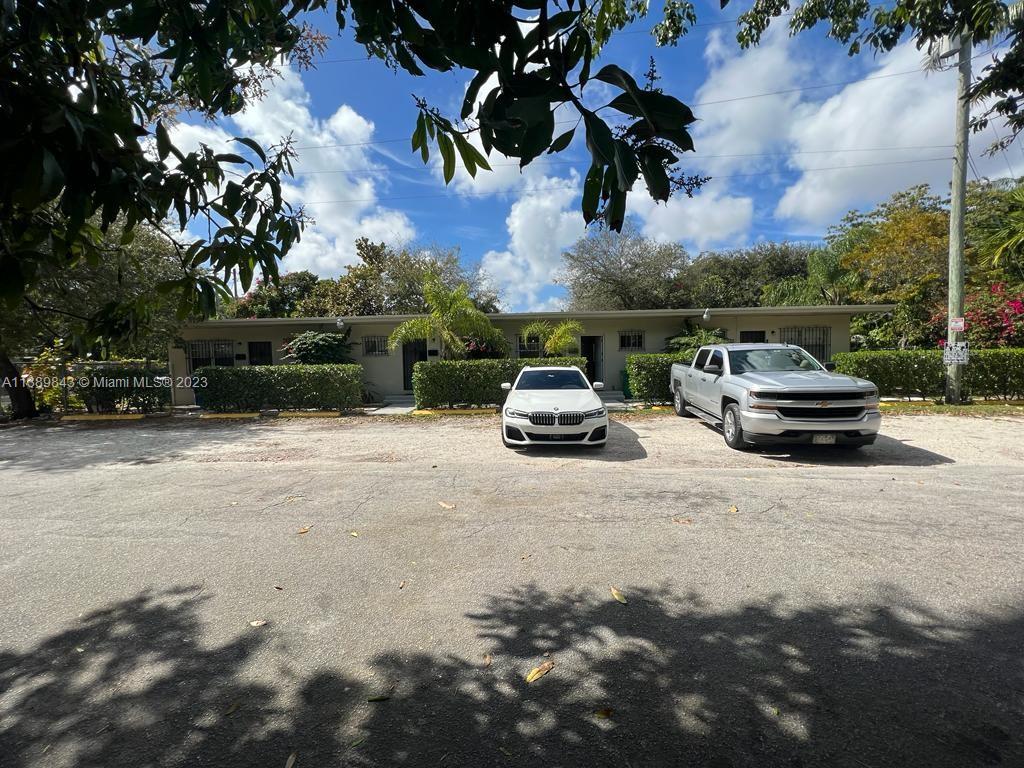 1/1 condo available! Quick Approval!! Close to 95 and Biscayne Blvd, minutes from downtown Miami and Design
District.