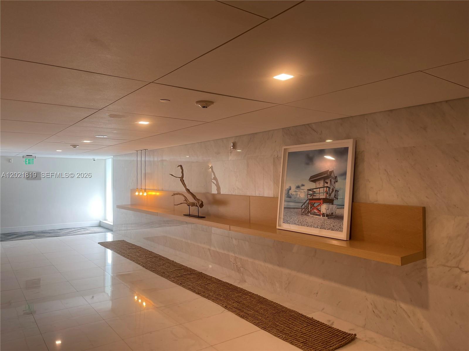 COMMODORE CLUB SOUTH COND - Residential