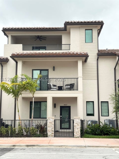 Photo of 4867 NW 84th Ave, Doral, FL 33166 (MLS # A12077386)