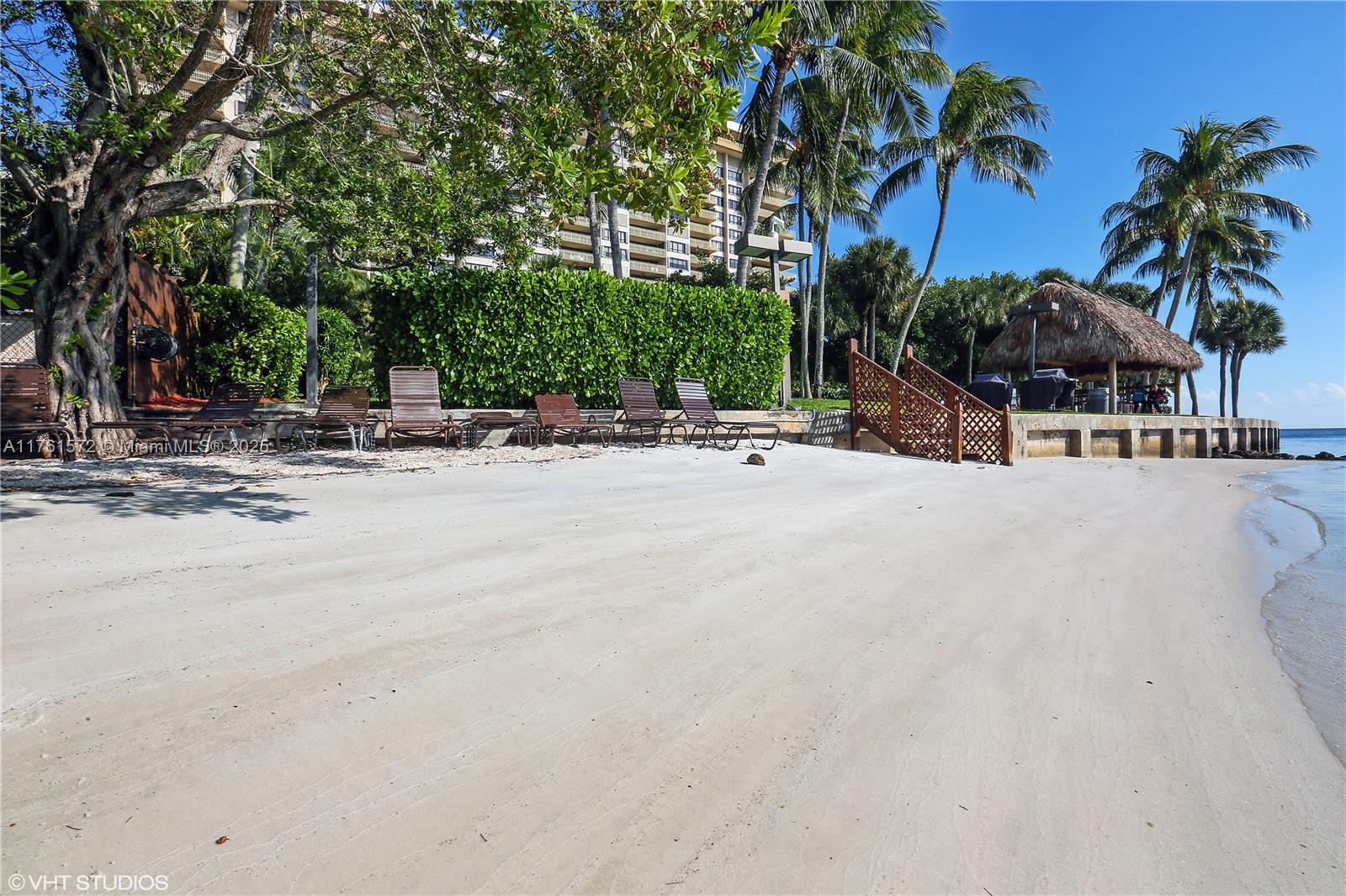 GROVE ISLE CONDOMINIUM - Residential