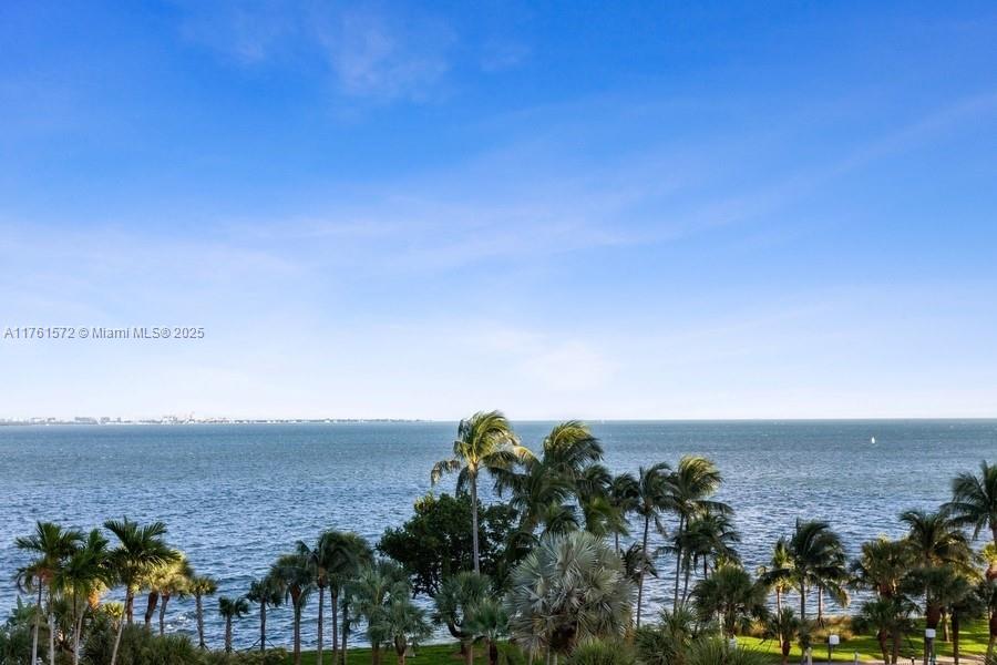 GROVE ISLE CONDOMINIUM - Residential