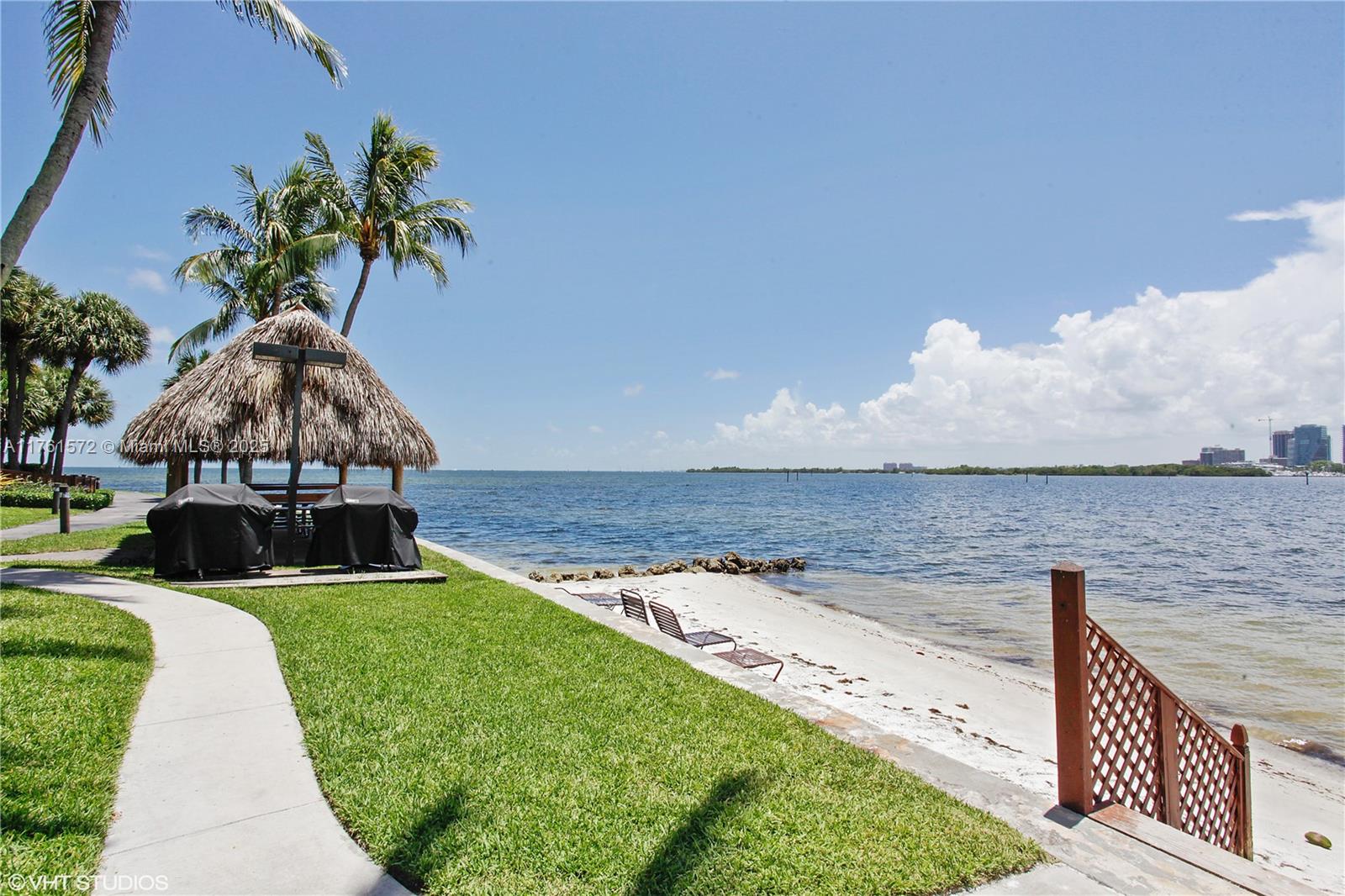 GROVE ISLE CONDOMINIUM - Residential