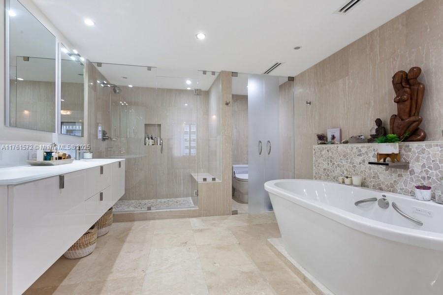 GROVE ISLE CONDOMINIUM - Residential