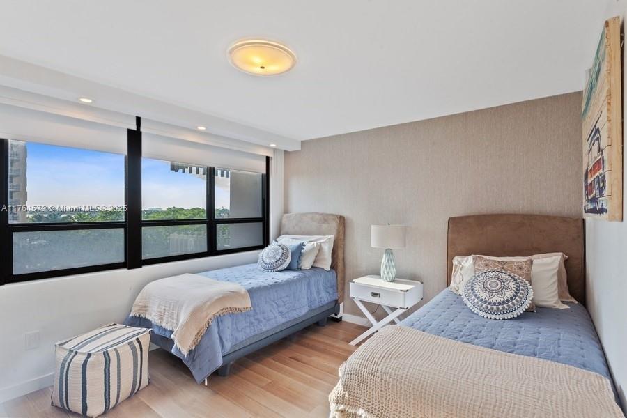 GROVE ISLE CONDOMINIUM - Residential