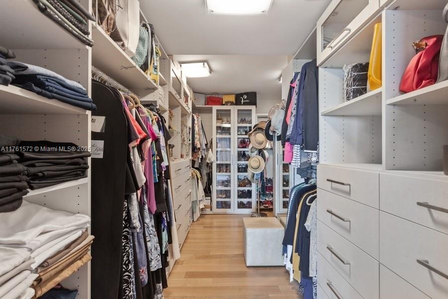 GROVE ISLE CONDOMINIUM - Residential