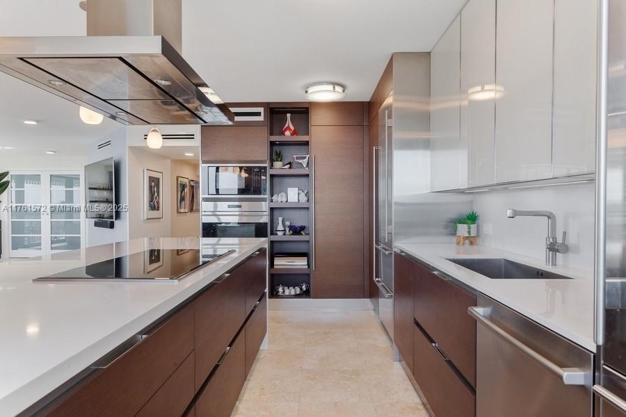 GROVE ISLE CONDOMINIUM - Residential