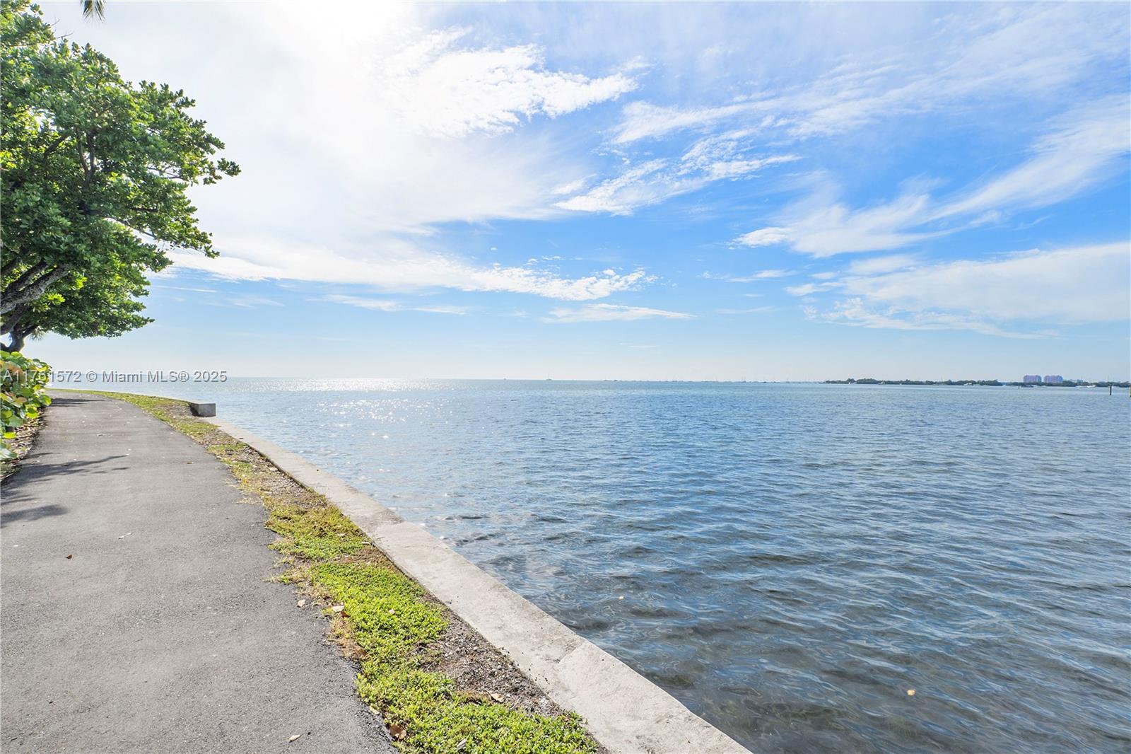 GROVE ISLE CONDOMINIUM - Residential