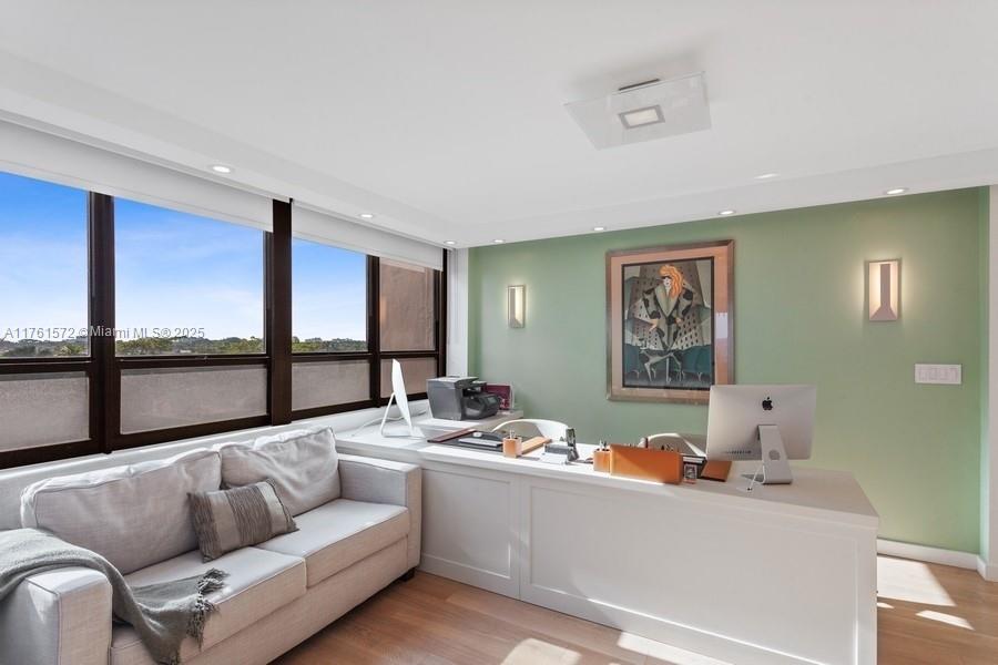 GROVE ISLE CONDOMINIUM - Residential