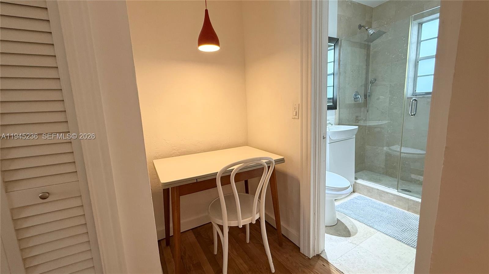 THE VINTAGE EAST CONDO - Residential