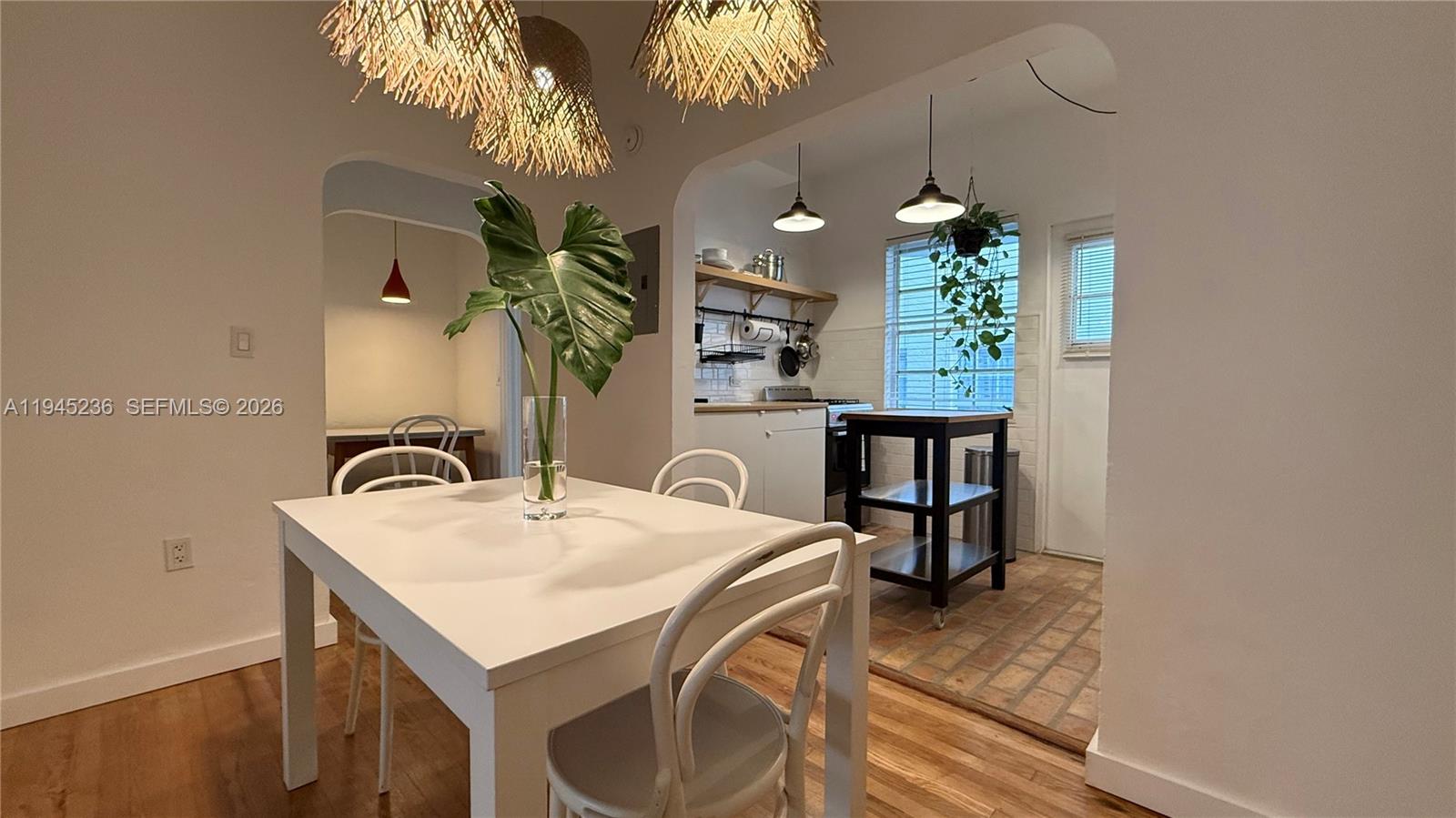 THE VINTAGE EAST CONDO - Residential