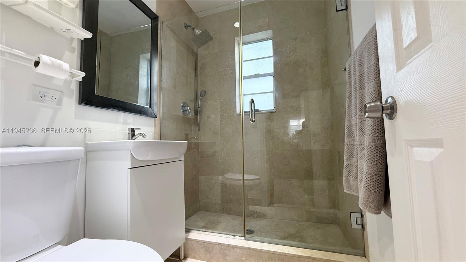 THE VINTAGE EAST CONDO - Residential