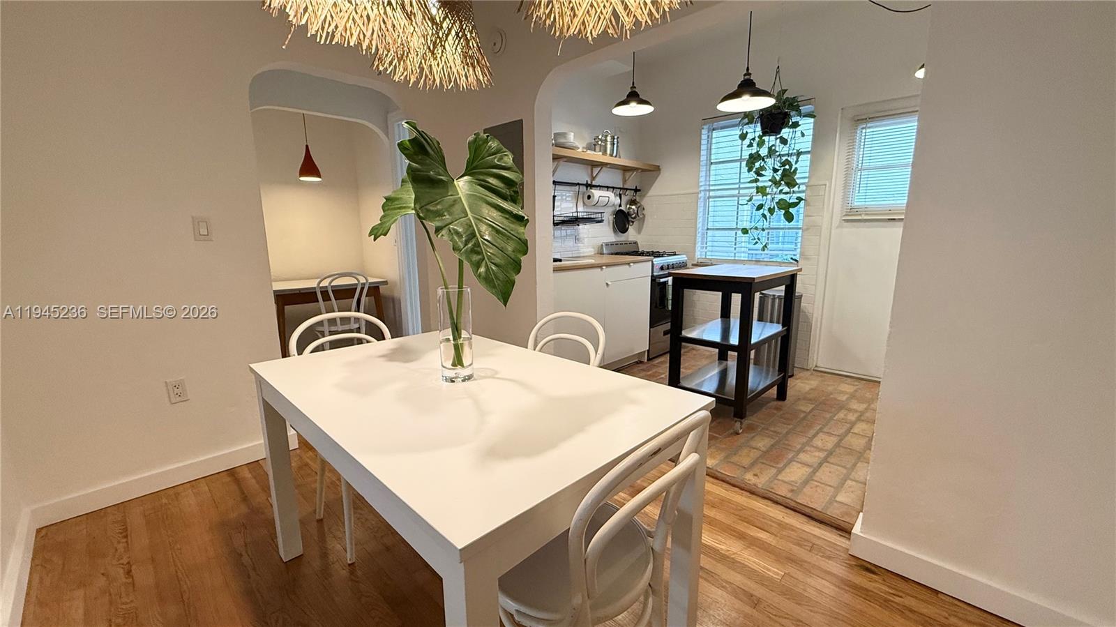 THE VINTAGE EAST CONDO - Residential