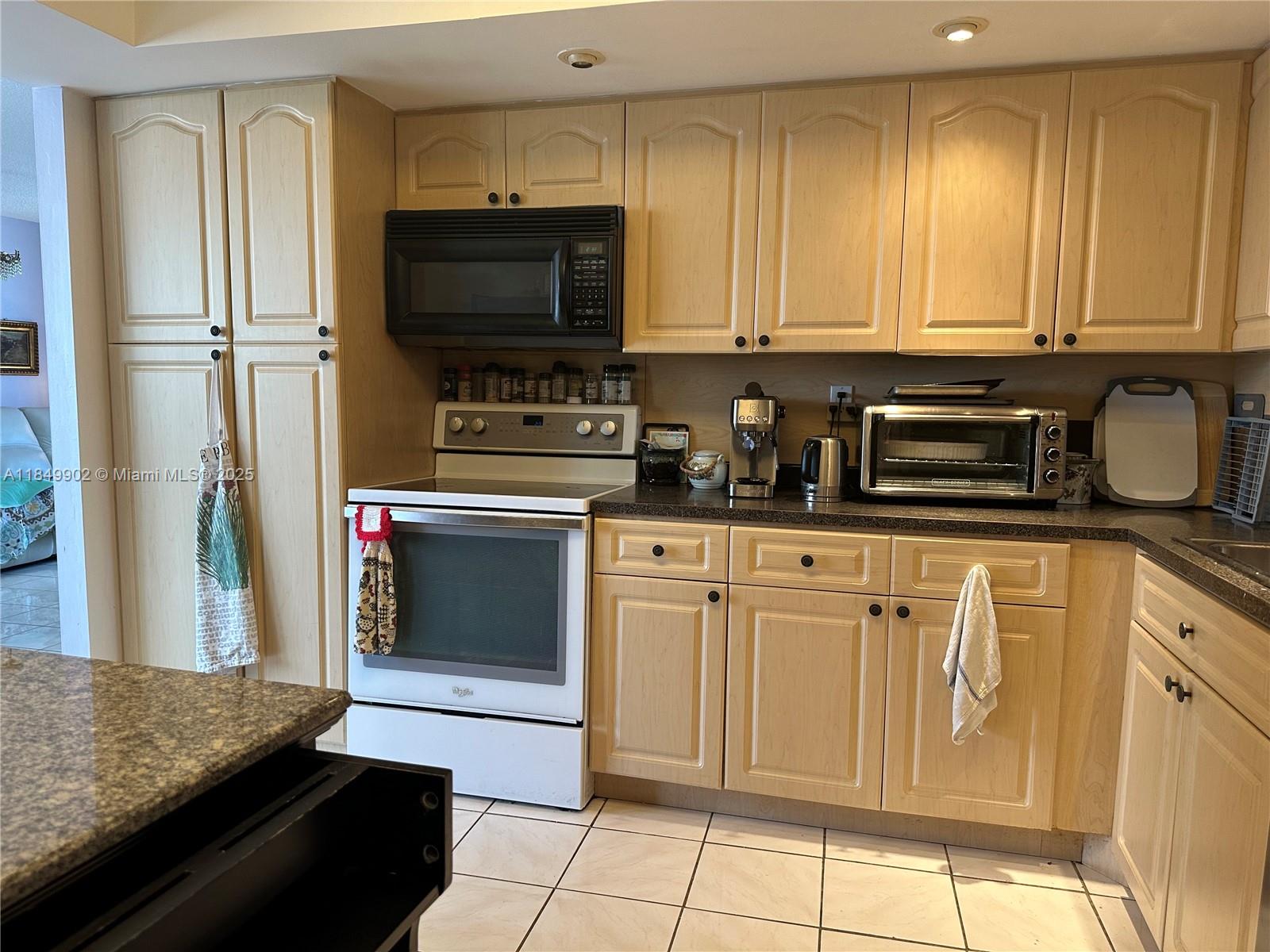 PARKER DORADO CONDO - Residential