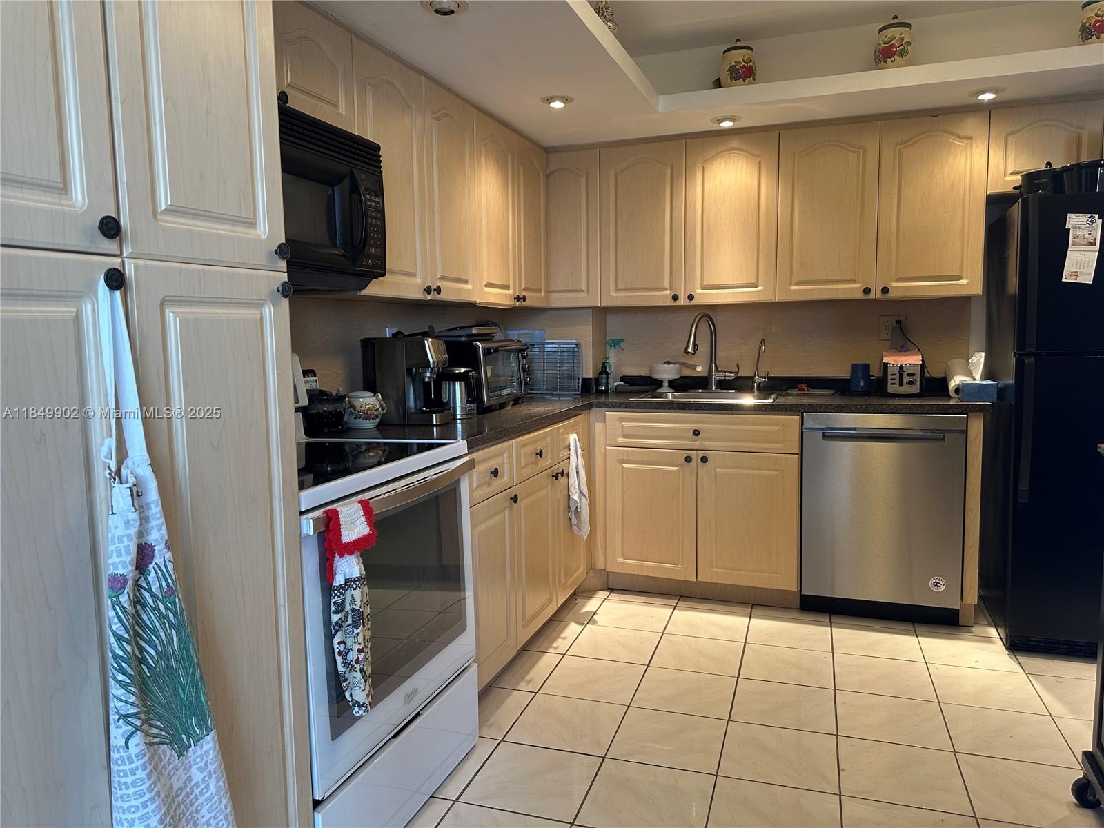 PARKER DORADO CONDO - Residential