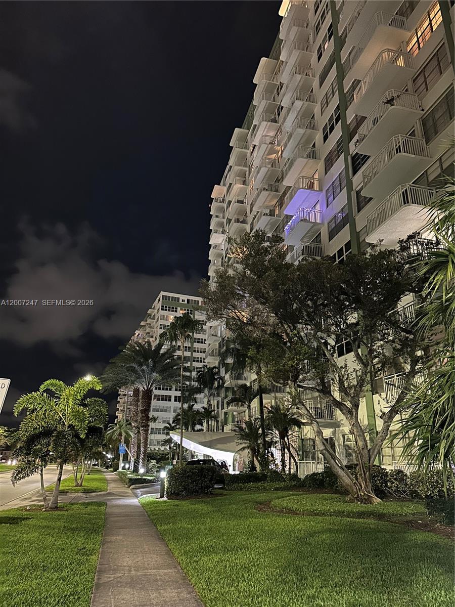 BAYVIEW TOWERS CONDO NORT - Residential