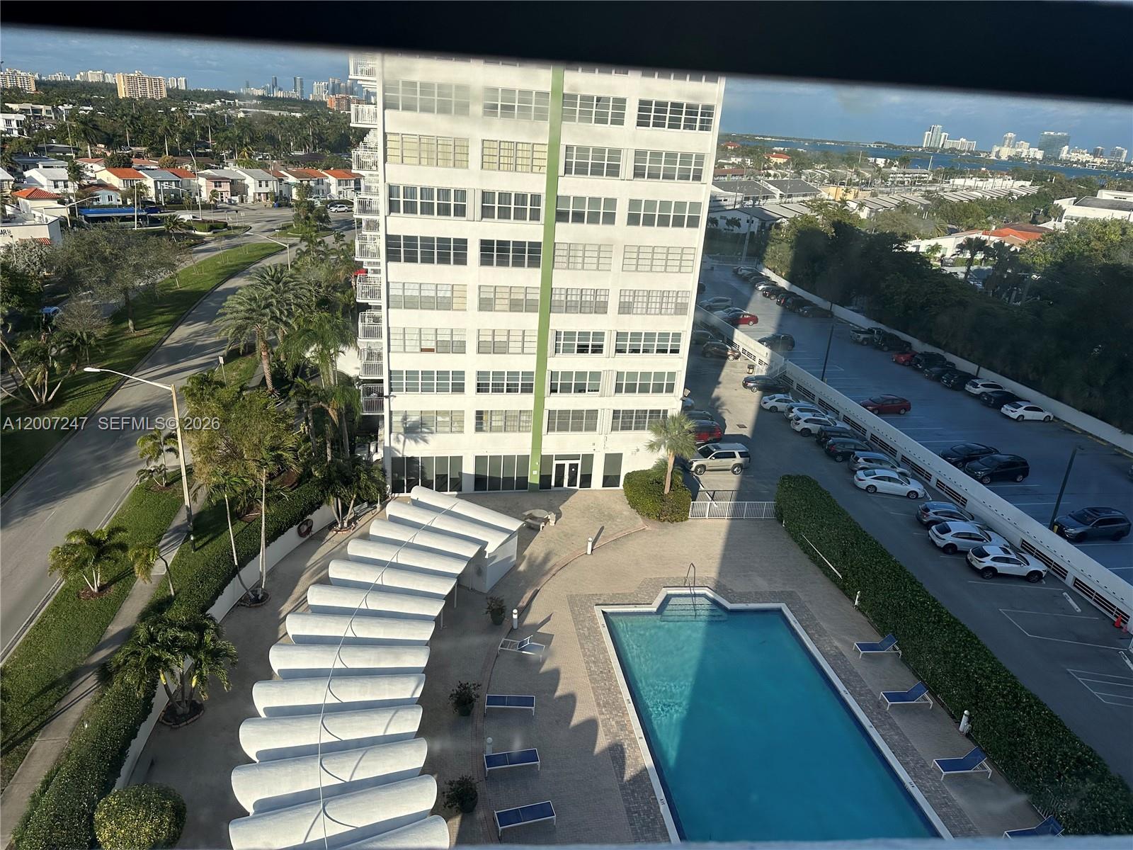 BAYVIEW TOWERS CONDO NORT - Residential