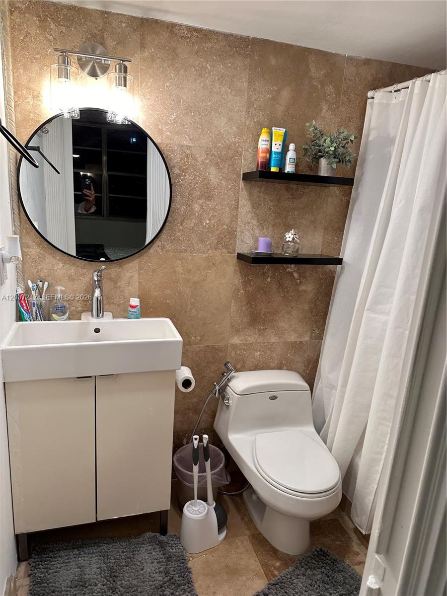 BAYVIEW TOWERS CONDO NORT - Residential