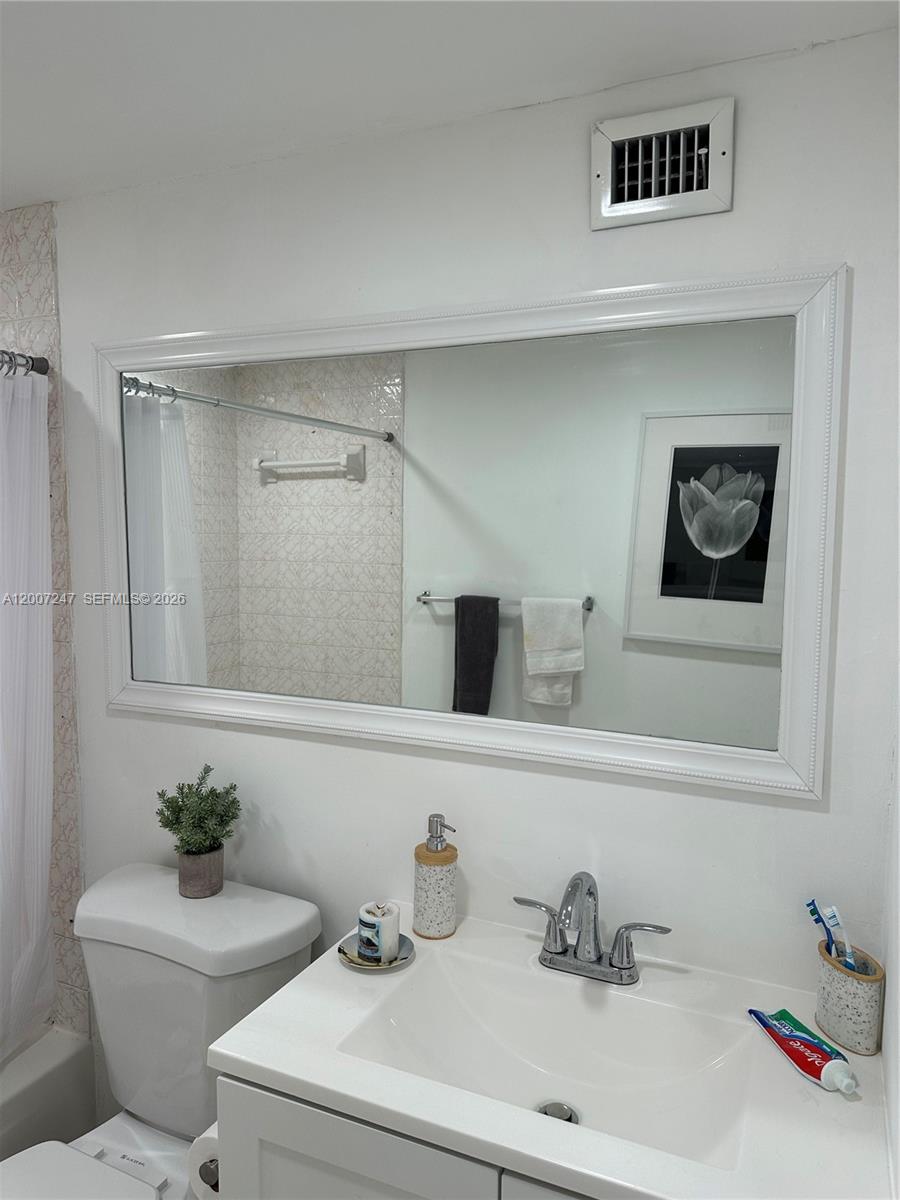 BAYVIEW TOWERS CONDO NORT - Residential