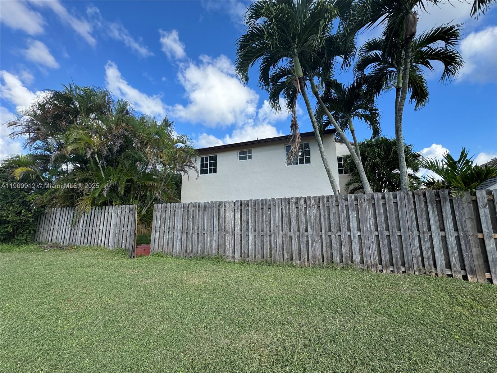 CHANTARELLE AT THE HAMMOC - Residential Lease