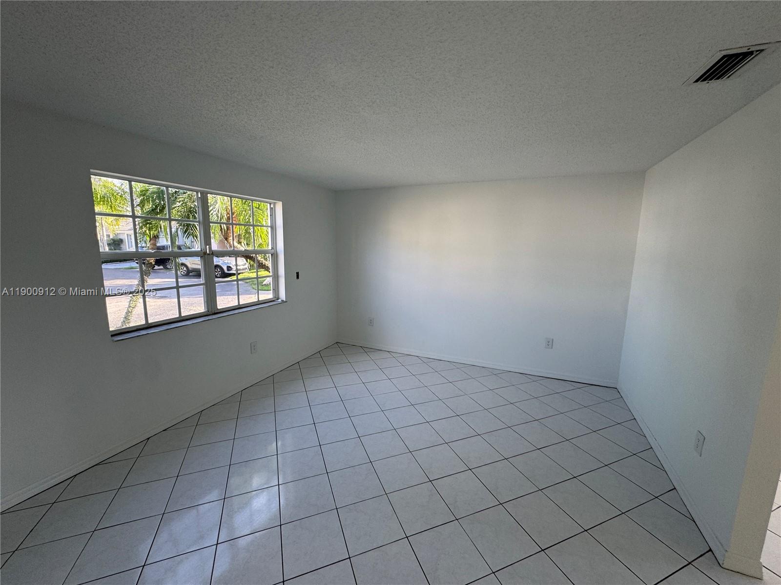 CHANTARELLE AT THE HAMMOC - Residential Lease