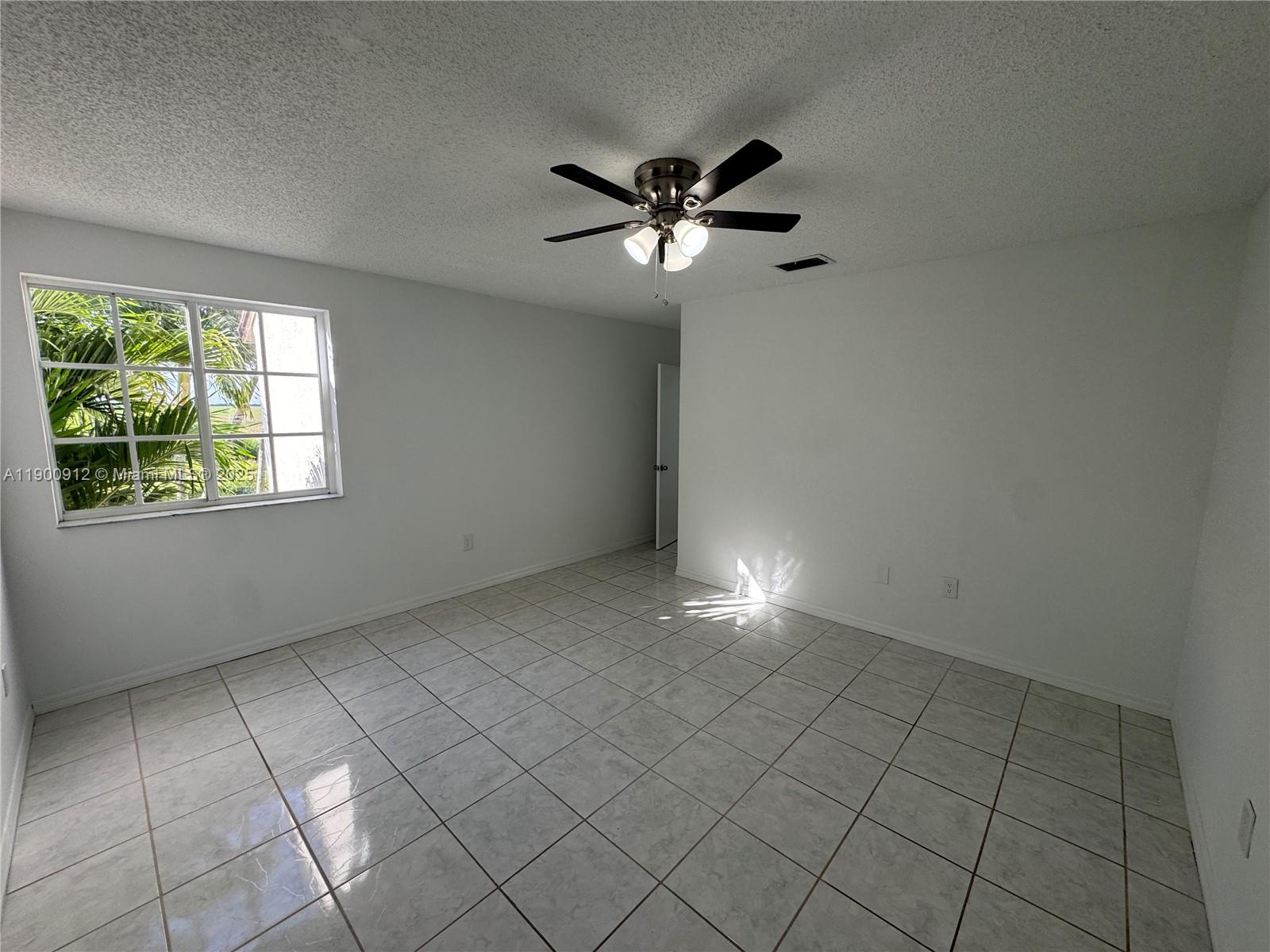 CHANTARELLE AT THE HAMMOC - Residential Lease