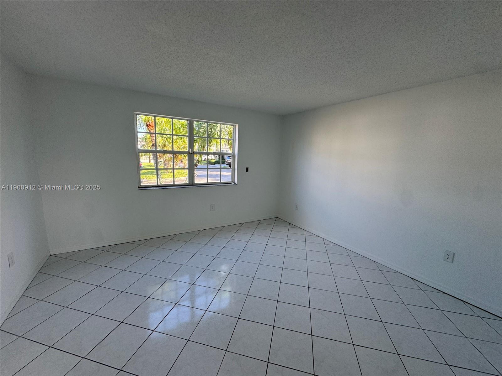 CHANTARELLE AT THE HAMMOC - Residential Lease