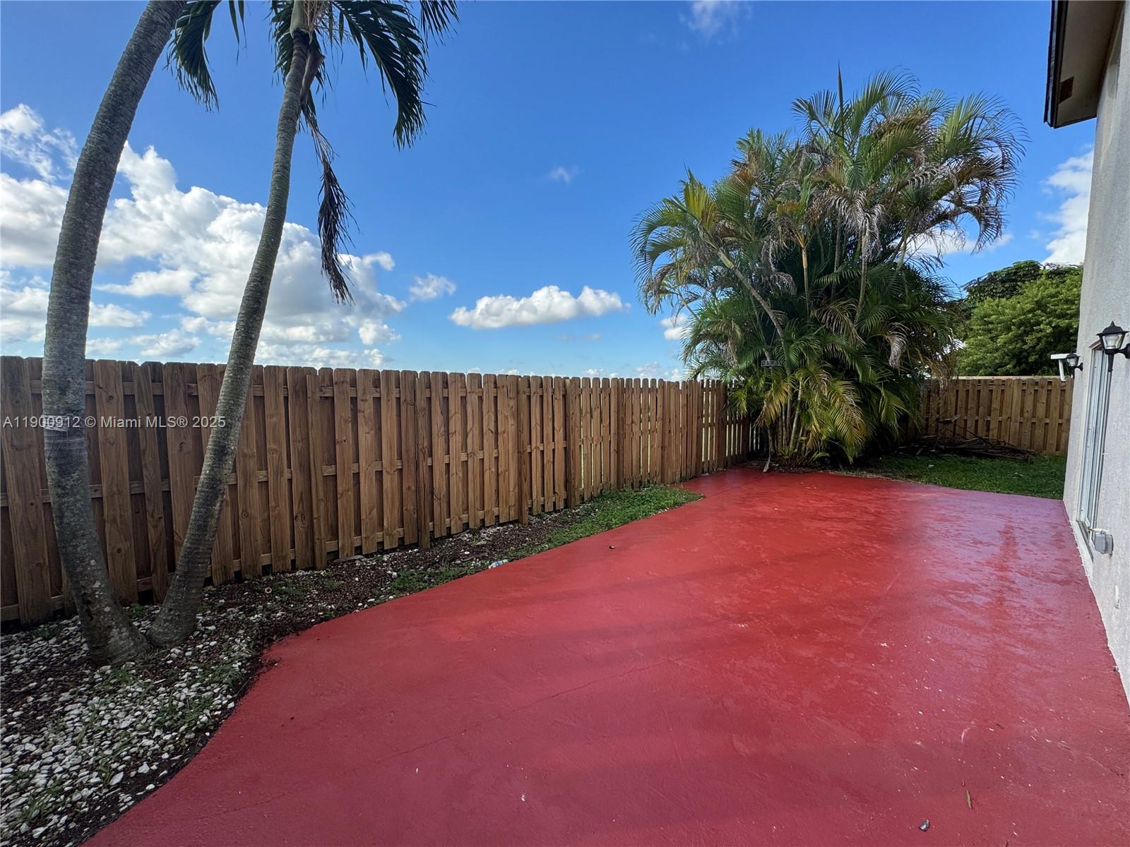 CHANTARELLE AT THE HAMMOC - Residential Lease